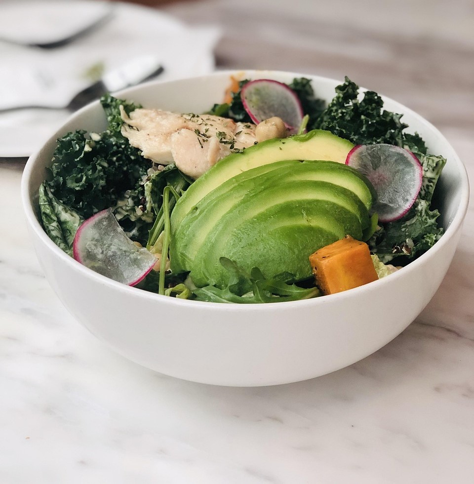 What do I eat without dieting? Avocado salad.